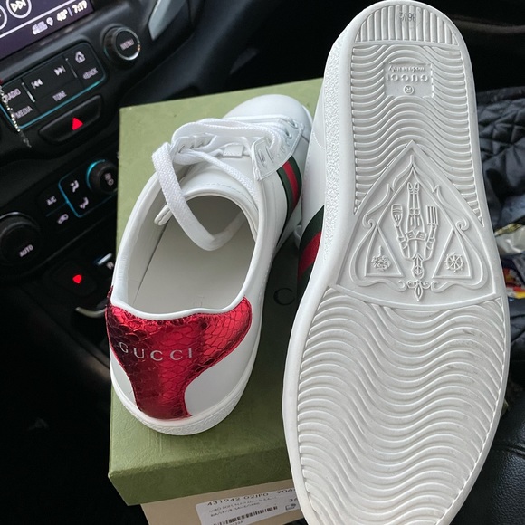 Gucci sneakers size 36+ - Picture 2 of 5